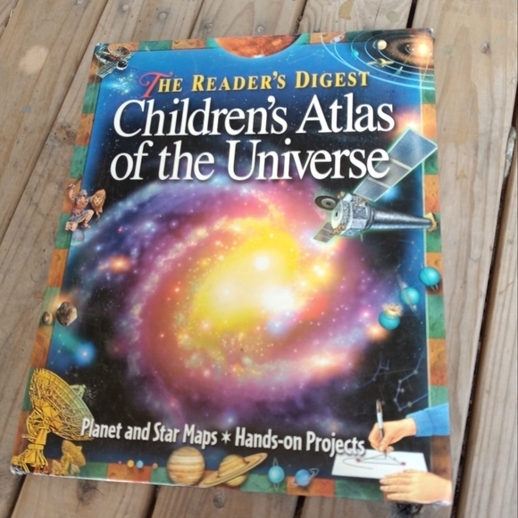 The Reader's Digest Children's Atlas of the Universe Homeschool Astronomy Stars - Picture 1 of 3
